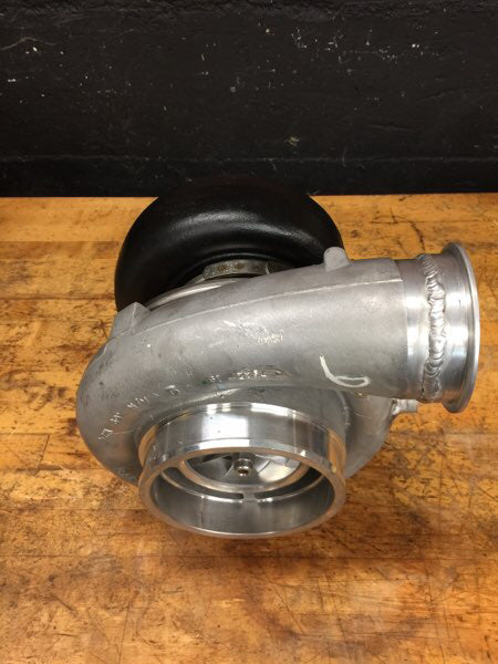 Load image into Gallery viewer, Garrett GTX5518R 88mm Turbo w/ 1.0 A/R T6 Housing - Like New, 4 Passes!