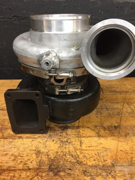 Load image into Gallery viewer, Garrett GTX5518R 88mm Turbo w/ 1.0 A/R T6 Housing - Like New, 4 Passes!