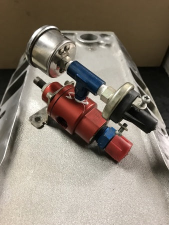 Load image into Gallery viewer, Weiand BBC 9.8” Deck Tunnel Ram Manifold with Dual Holley 1050 Dominators and Complete NOS Single Stage Fogger System