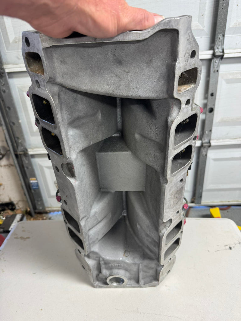 Load image into Gallery viewer, High-Performance Weiand Tunnel Ram Setup