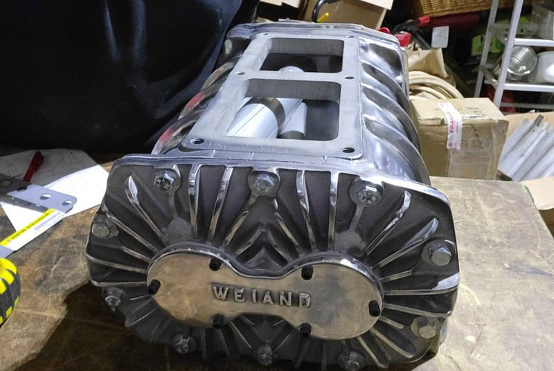 Cargue la imagen en el visor de la galería, Sobrealimentador Weiand 671 pulido
