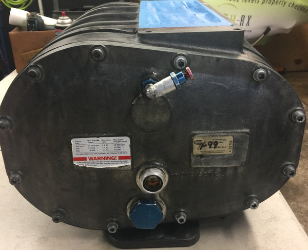 Cargue la imagen en el visor de la galería, Vintage Whipple 980R Screw Blower &amp; Restraint System
